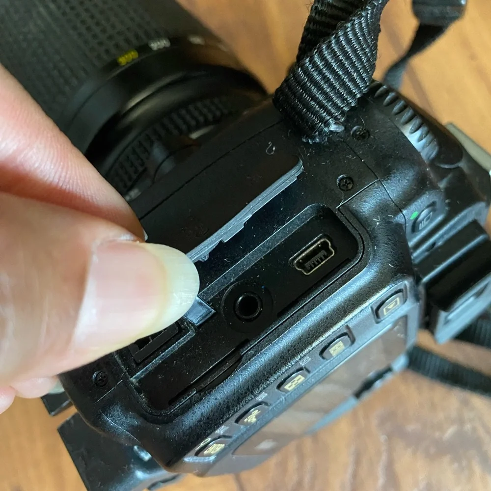 Nikon d50 selling